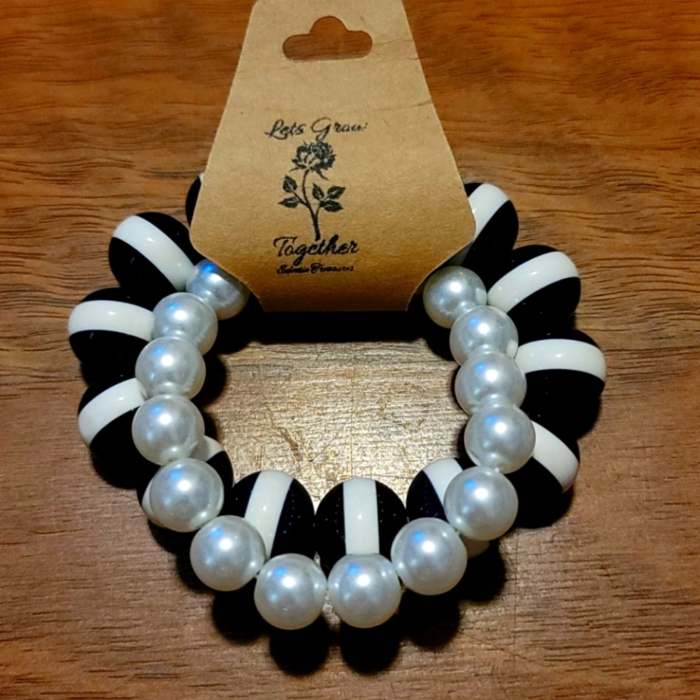 Stretchy bracelet